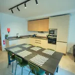 Stylish, Spacious 3 Bedrooms, 2 Bathrooms Kbas1-2 Appartamento *