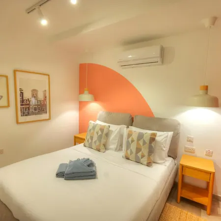 Stylish, Spacious 3 Bedrooms, 2 Bathrooms Kbas1-2